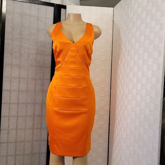 BRAND NEW SANGRIA BANDAGE V-NECK SLEEVELESS SHEATH DRESS - Picture 10 of 14